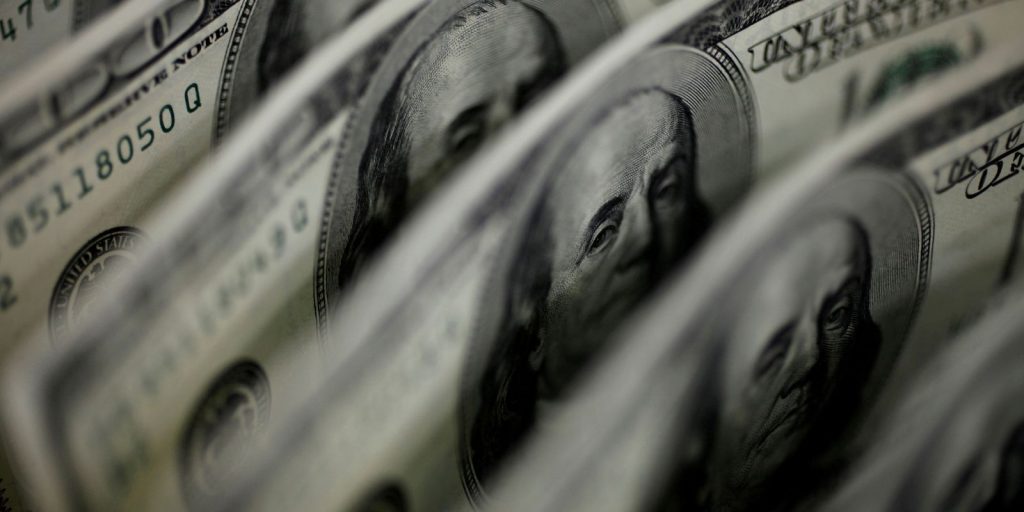 bolsa-bate-recorde-e-dolar-cai-para-r$-5,17-com-fim-de-tarifaco